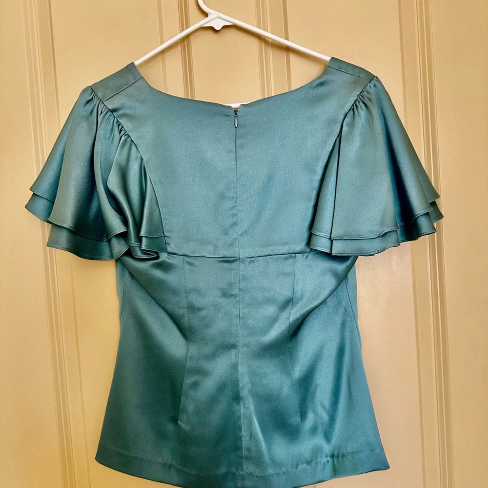 Silk top with butterfly wing sleeves - Picture 2 of 4